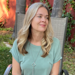 holton | Sheila-Na-Gig Inc.